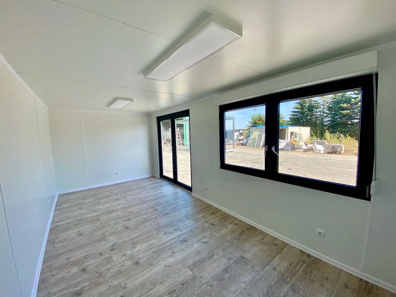 ufficio in container riconvertito, 18 m² ufficio in container riconvertito, 18 m²